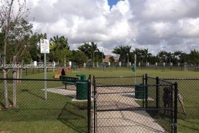 1889 SE 14th St, Homestead, FL 33035