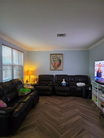 1889 SE 14th St, Homestead, FL 33035