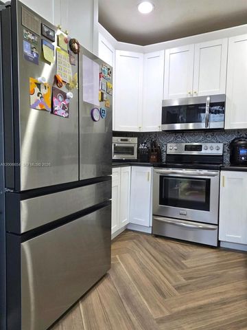 1889 SE 14th St, Homestead, FL 33035