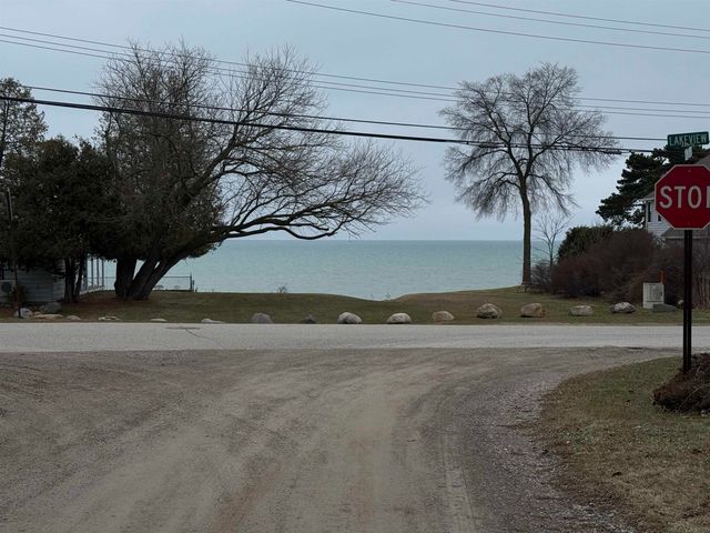 7629 Schroeder Avenue, Lexington, MI 48450