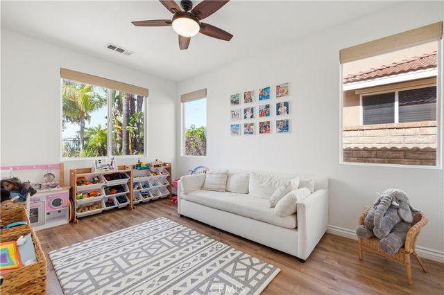 29207 Avenida Avila, Valencia, CA 91354