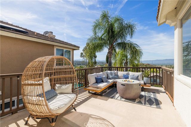 29207 Avenida Avila, Valencia, CA 91354