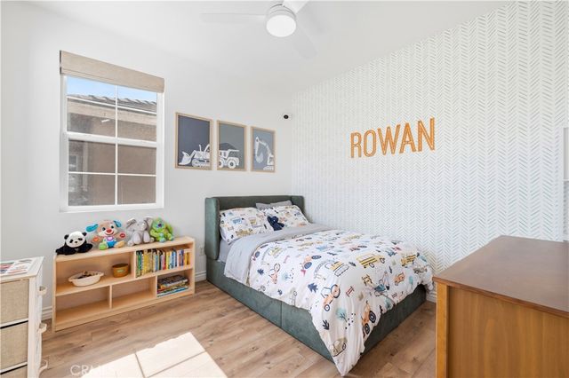 29207 Avenida Avila, Valencia, CA 91354