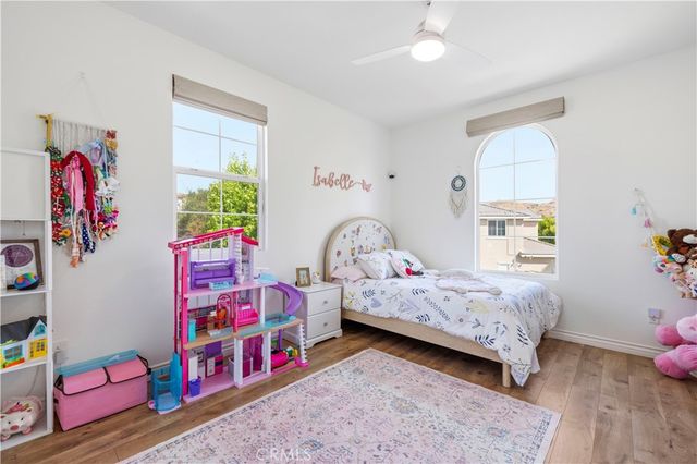 29207 Avenida Avila, Valencia, CA 91354