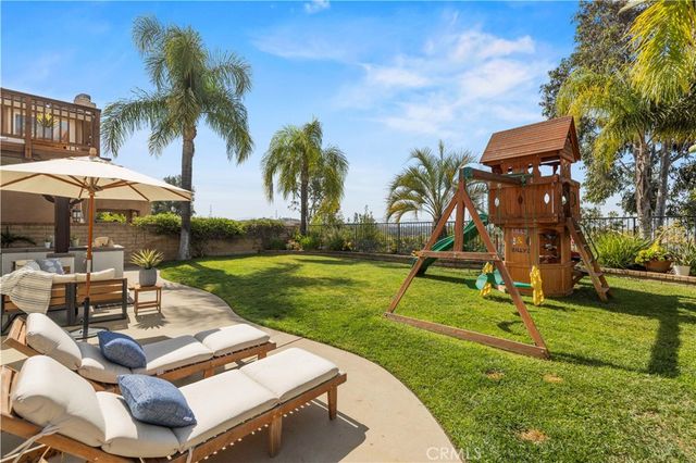 29207 Avenida Avila, Valencia, CA 91354