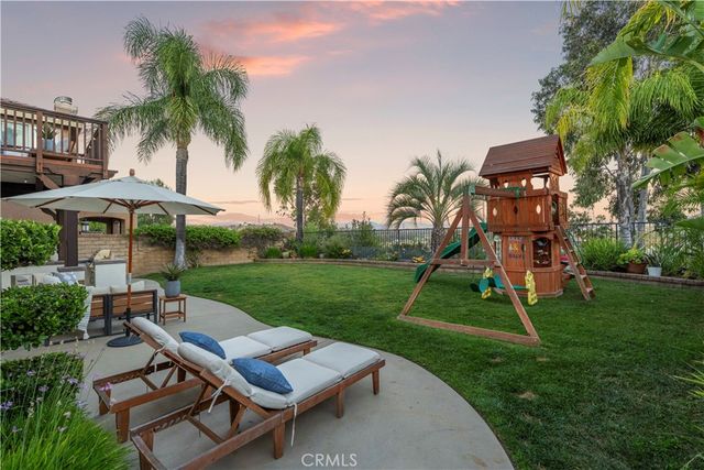 29207 Avenida Avila, Valencia, CA 91354