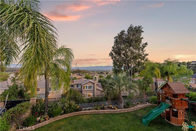 29207 Avenida Avila, Valencia, CA 91354