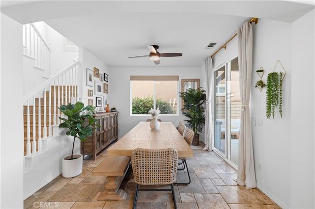 29207 Avenida Avila, Valencia, CA 91354