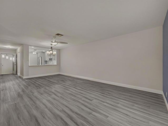 5800 W Fernley Dr W W 9, Greenacres, FL 33415