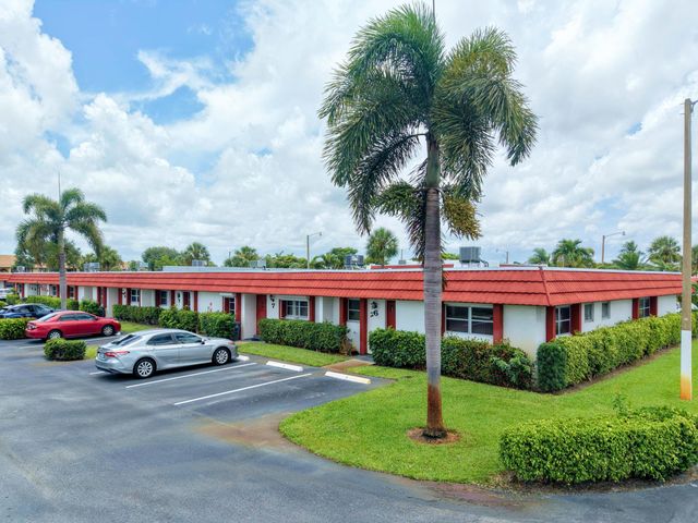 5800 W Fernley Dr W W 9, Greenacres, FL 33415
