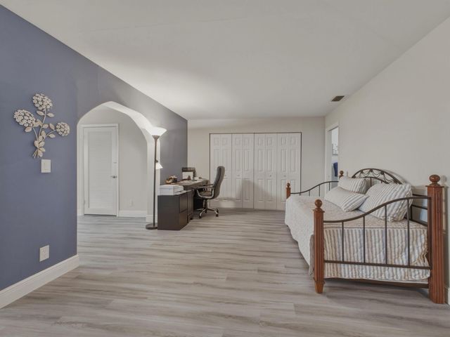 5800 W Fernley Dr W W 9, Greenacres, FL 33415