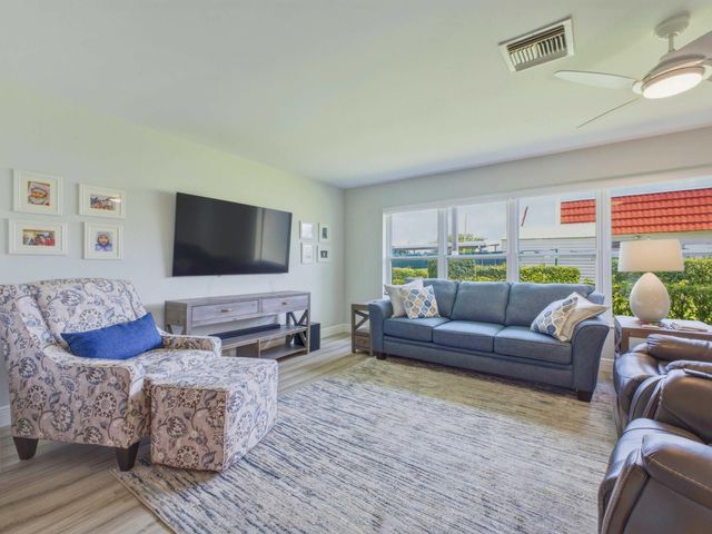 5800 W Fernley Dr W W 9, Greenacres, FL 33415
