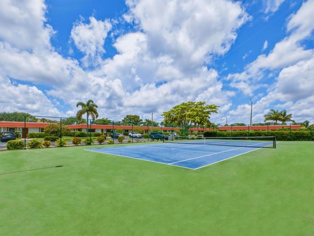 5800 W Fernley Dr W W 9, Greenacres, FL 33415