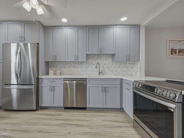 5800 W Fernley Dr W W 9, Greenacres, FL 33415