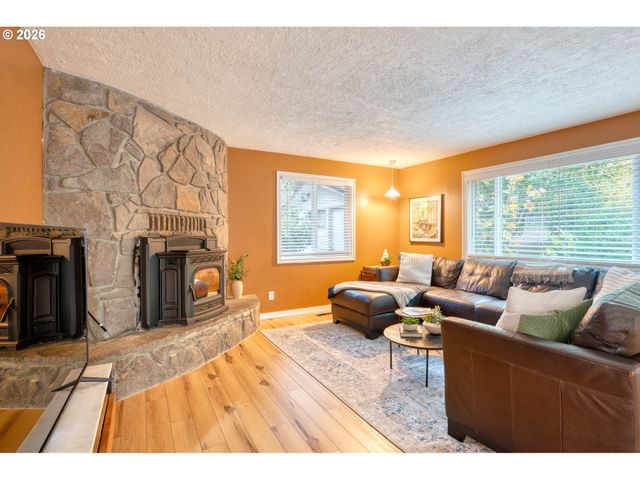 69437 E VINE MAPLE Dr, Rhododendron, OR 97049