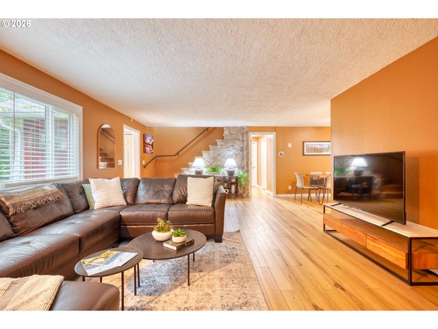 69437 E VINE MAPLE Dr, Rhododendron, OR 97049