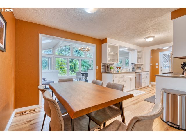 69437 E VINE MAPLE Dr, Rhododendron, OR 97049