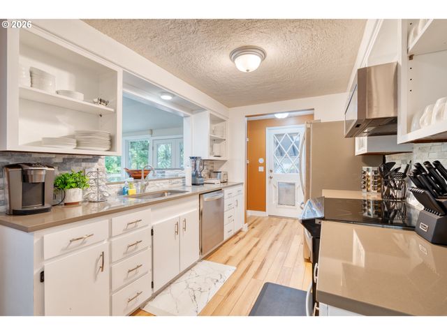 69437 E VINE MAPLE Dr, Rhododendron, OR 97049