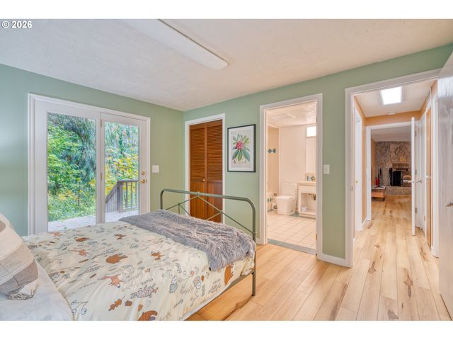 69437 E VINE MAPLE Dr, Rhododendron, OR 97049