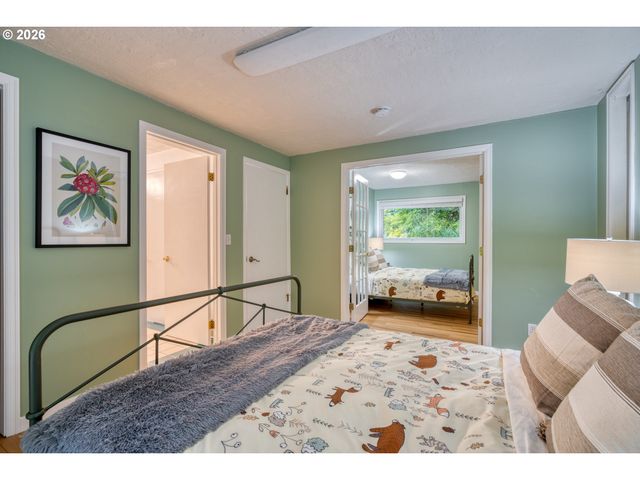 69437 E VINE MAPLE Dr, Rhododendron, OR 97049