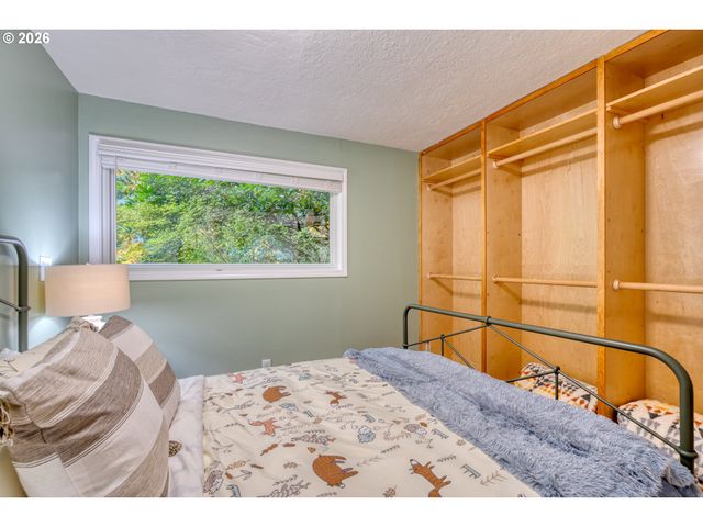 69437 E VINE MAPLE Dr, Rhododendron, OR 97049