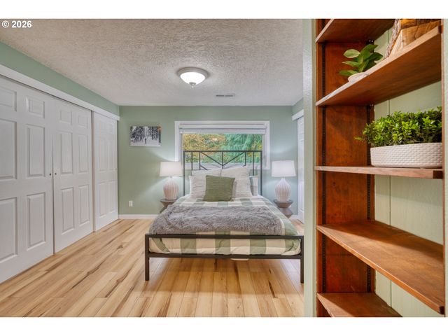 69437 E VINE MAPLE Dr, Rhododendron, OR 97049