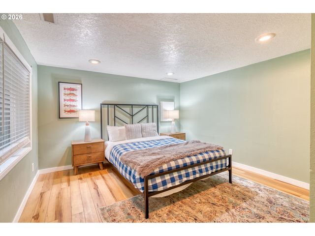69437 E VINE MAPLE Dr, Rhododendron, OR 97049