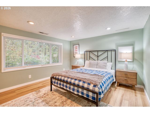 69437 E VINE MAPLE Dr, Rhododendron, OR 97049