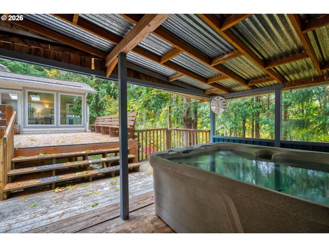 69437 E VINE MAPLE Dr, Rhododendron, OR 97049