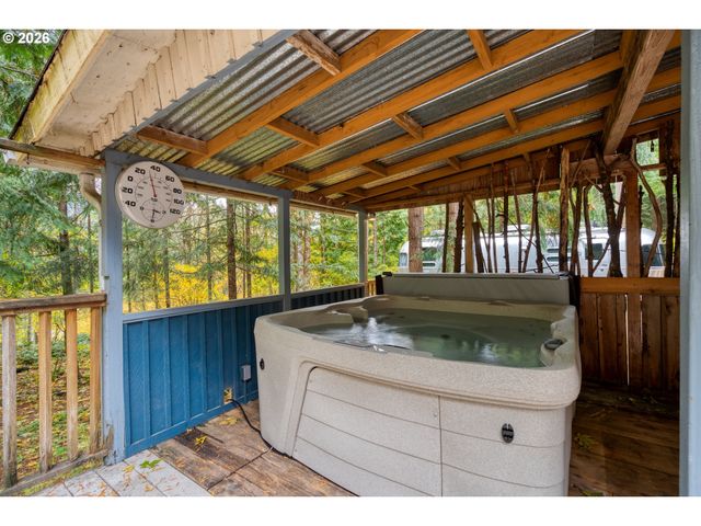 69437 E VINE MAPLE Dr, Rhododendron, OR 97049