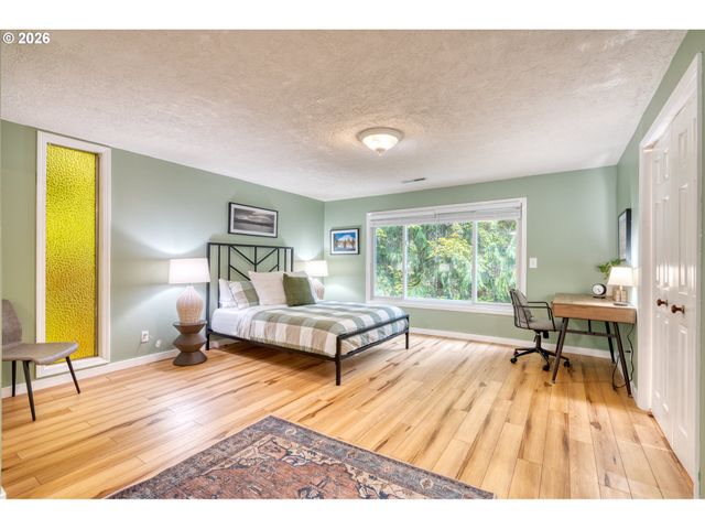 69437 E VINE MAPLE Dr, Rhododendron, OR 97049