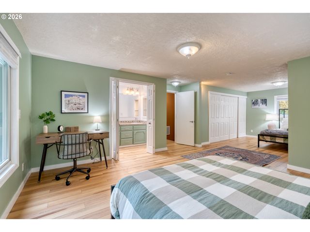 69437 E VINE MAPLE Dr, Rhododendron, OR 97049