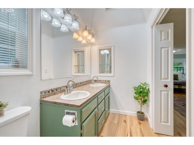 69437 E VINE MAPLE Dr, Rhododendron, OR 97049