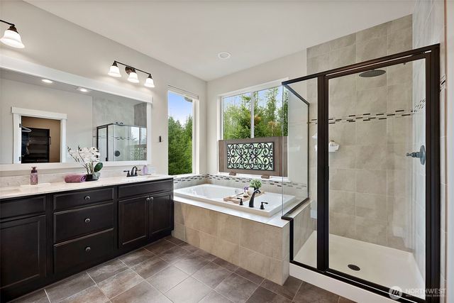 18581 Alpita Court NE, Poulsbo, WA 98370
