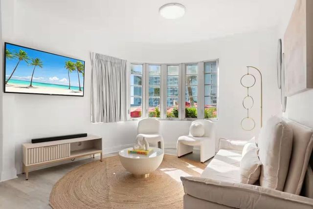530 Ocean Drive, Miami Beach, FL 33139
