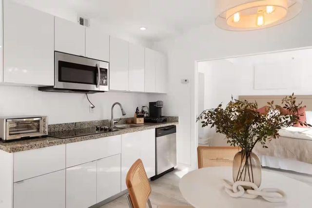 530 Ocean Drive, Miami Beach, FL 33139