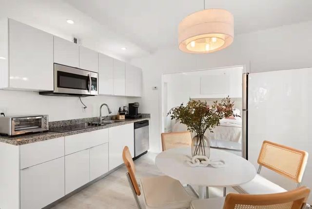 530 Ocean Drive, Miami Beach, FL 33139