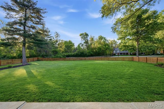 1315 Weidmann Estates Court, Ballwin, MO 63011