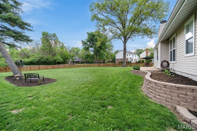 1315 Weidmann Estates Court, Ballwin, MO 63011
