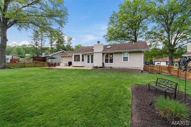 1315 Weidmann Estates Court, Ballwin, MO 63011