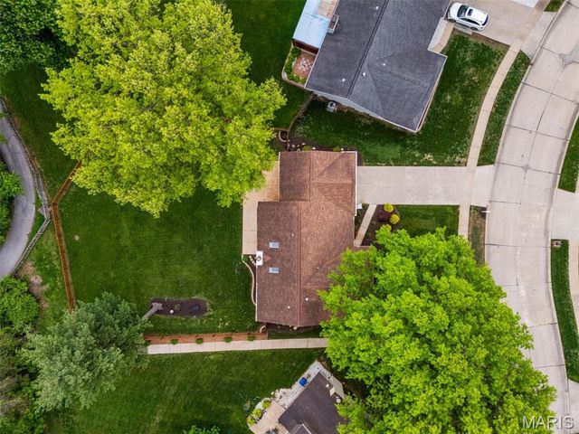 1315 Weidmann Estates Court, Ballwin, MO 63011