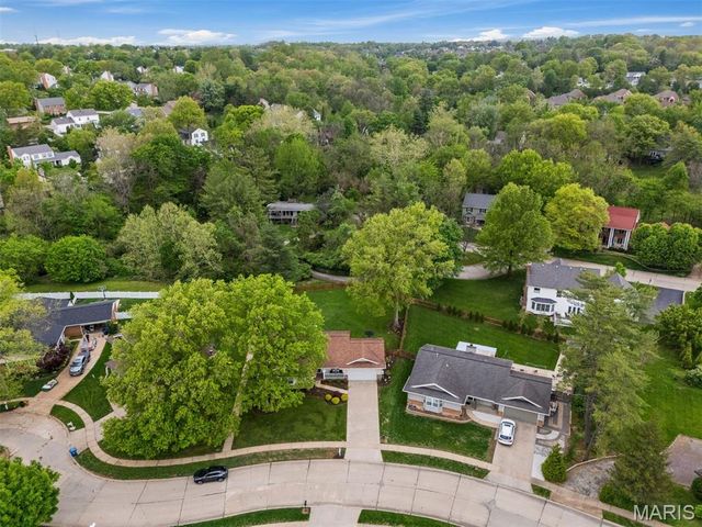 1315 Weidmann Estates Court, Ballwin, MO 63011