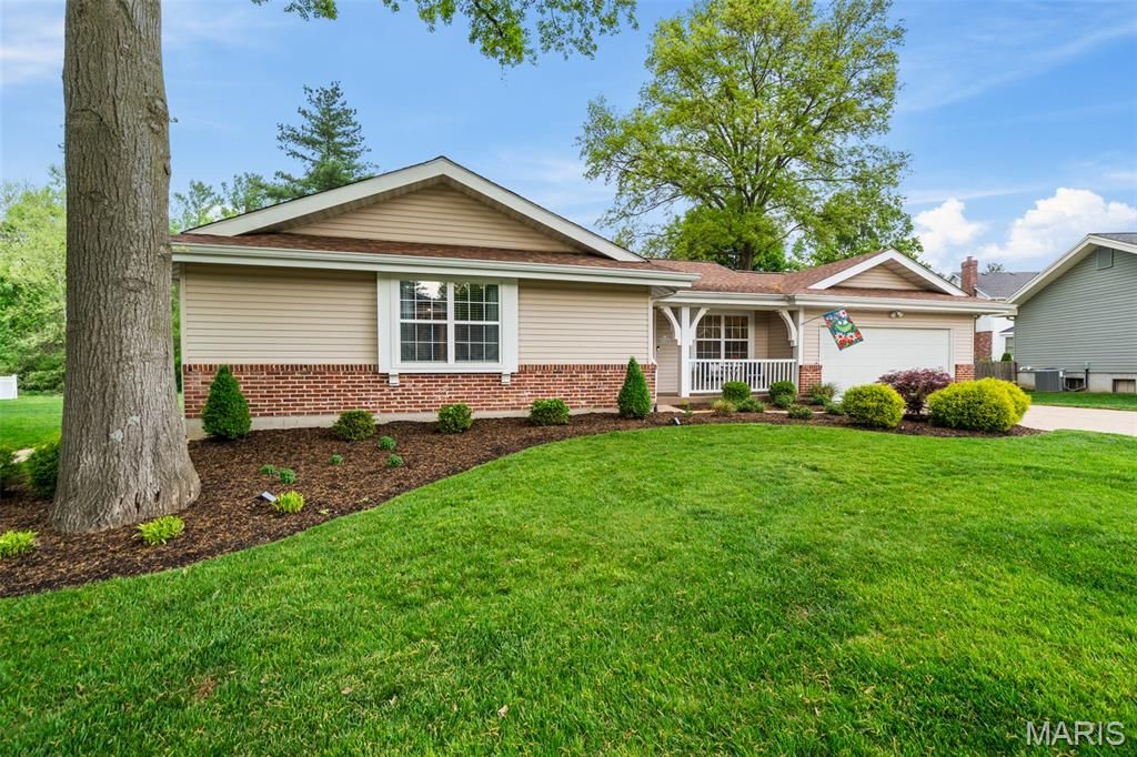 1315 Weidmann Estates Court, Ballwin, MO 63011