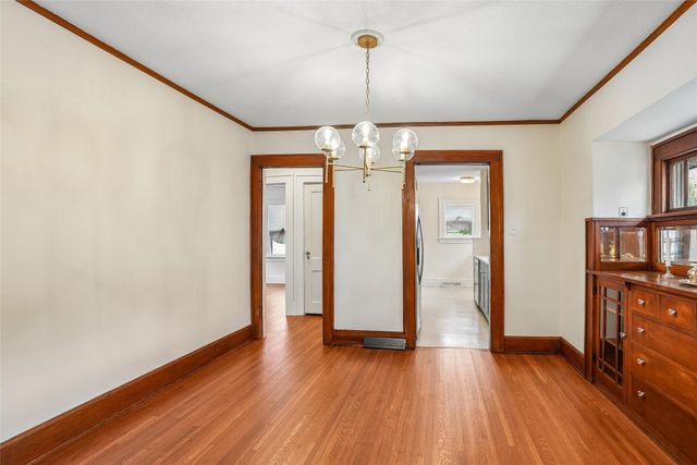 3311 Pleasant Street, Des Moines, IA 50312