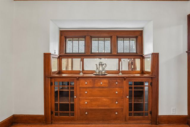 3311 Pleasant Street, Des Moines, IA 50312