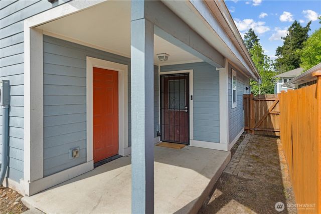 4127 E T Street, Tacoma, WA 98404