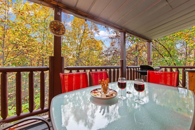 1825 Cherry View Lane, Sevierville, TN 37876