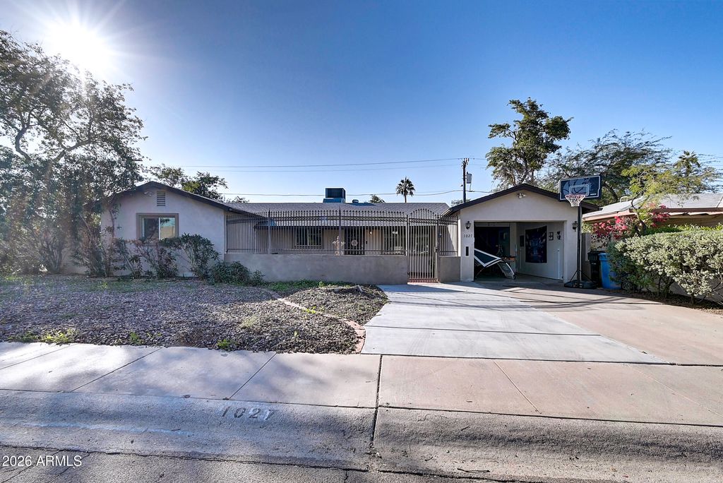 1027 W 19TH Street, Tempe, AZ 85281