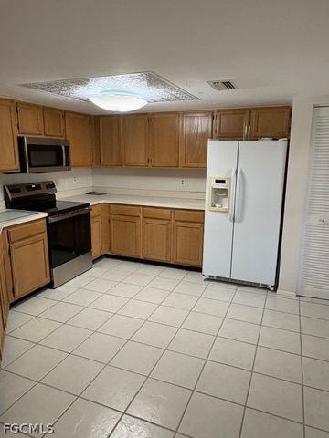 9627 Eaton Gardens LN 105, Fort Myers, FL 33919