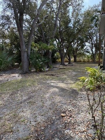 9627 Eaton Gardens LN 105, Fort Myers, FL 33919